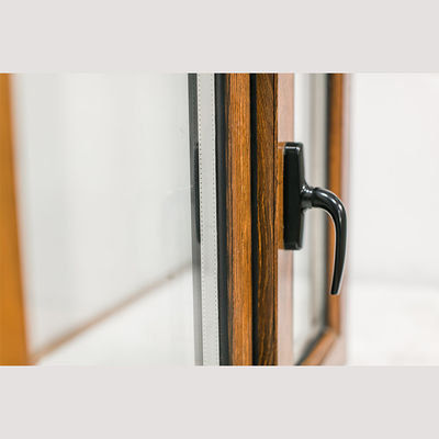 Swing Open Style Style classique fenêtres en aluminium en bois avec verre à cadre UPVC