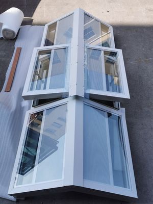 Design moderne toit rétractable auvents automatiques vitre trempée puits