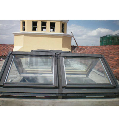 Lumière solaire LED à ouverture verticale en alliage d'aluminium acrylique couvrant la fenêtre avec finition de surface certifiée CE