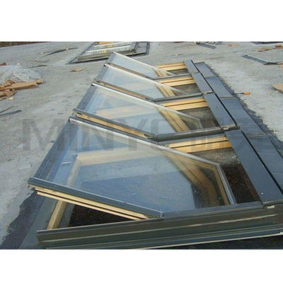 Profil en aluminium revêtu de bois centre pivotant ouvrant une lucarne d'une épaisseur de 1,4 mm