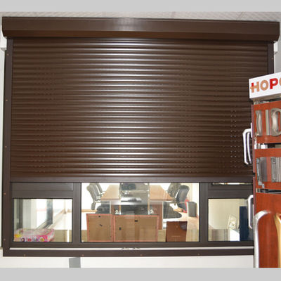 Opération manuelle de garage en douceur avec des couleurs personnalisées Porte de volets en aluminium