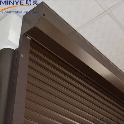 Solution commerciale d'ombrage Porte en aluminium volets roulants Porte pour espaces de salon