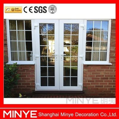 Bonne étanchéité à l'air et à l'eau PVC/UPVC Casement vitré Porte principale avec grille