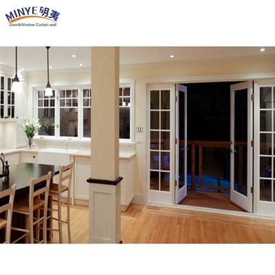Porte d'entrée en PVC et en UPVC en bois naturel