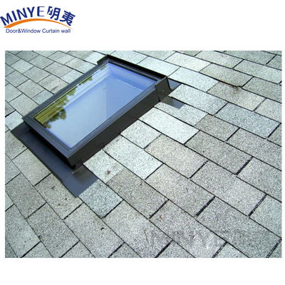 Fenêtre de toit en aluminium haute résistance à l'eau chinoise de style français avec lucarne Velux électrique