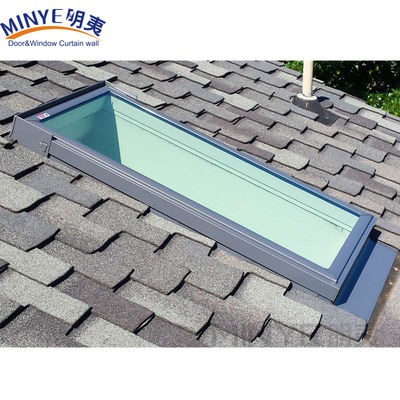Fenêtre de toit en aluminium haute résistance à l'eau chinoise de style français avec lucarne Velux électrique