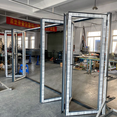 Matériel insonorisé Intérieur Bi-pliable double vitrage verre d'aluminium rupture thermique Bifold Patio portes pliantes