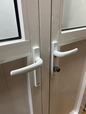 Porte d'atelier style 2023 porte à carreaux avec promotion de matériel chinois