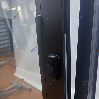 Des fenêtres à inclinaison et à virage à l'européen avec un trou de ventilation en option