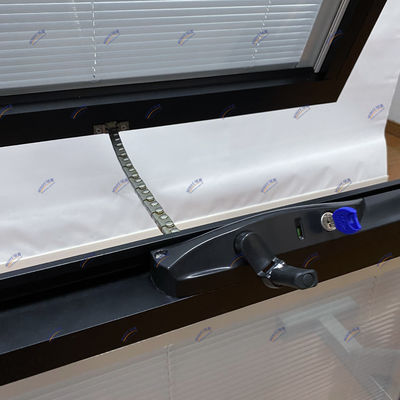 Moderne de luxe à l' épreuve de la pluie cadre en aluminium balancer auvents vitraux à double vitrage