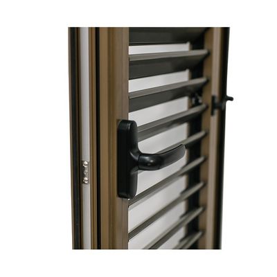 Taille personnalisée Fermeture de porte en verre en aluminium à manœuvre manuelle en couleur personnalisée