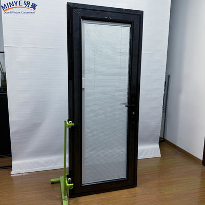 Porte vitrée en aluminium à cassure thermique avec volet intérieur et double verre trempé