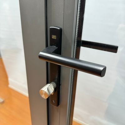 Matériau de filetage d'écran en fibre de verre Porte pivotante en verre Boutique de villa Solution de design graphique
