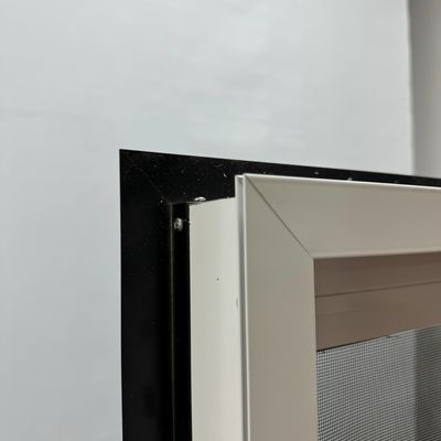 Fenêtre de châssis américain noir et blanc avec cadre en alliage d'aluminium personnalisable OEM
