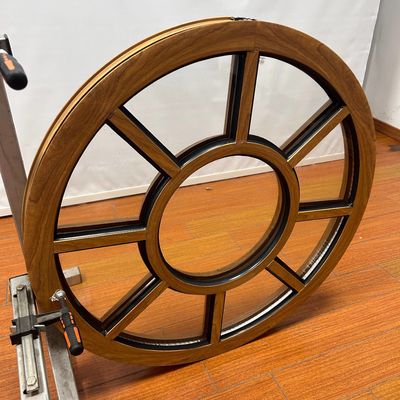 fenêtre fixe en aluminium à style américain avec un bon scellage en couleur bois