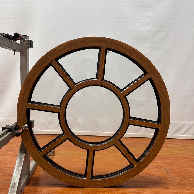 fenêtre fixe en aluminium à style américain avec un bon scellage en couleur bois